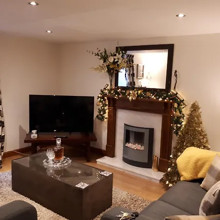 The Garden Flat Apartment